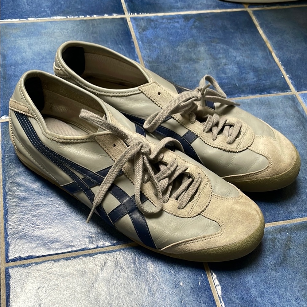 Onitsuka Tiger Cream and Navy Men’s Size 12 Sneakers